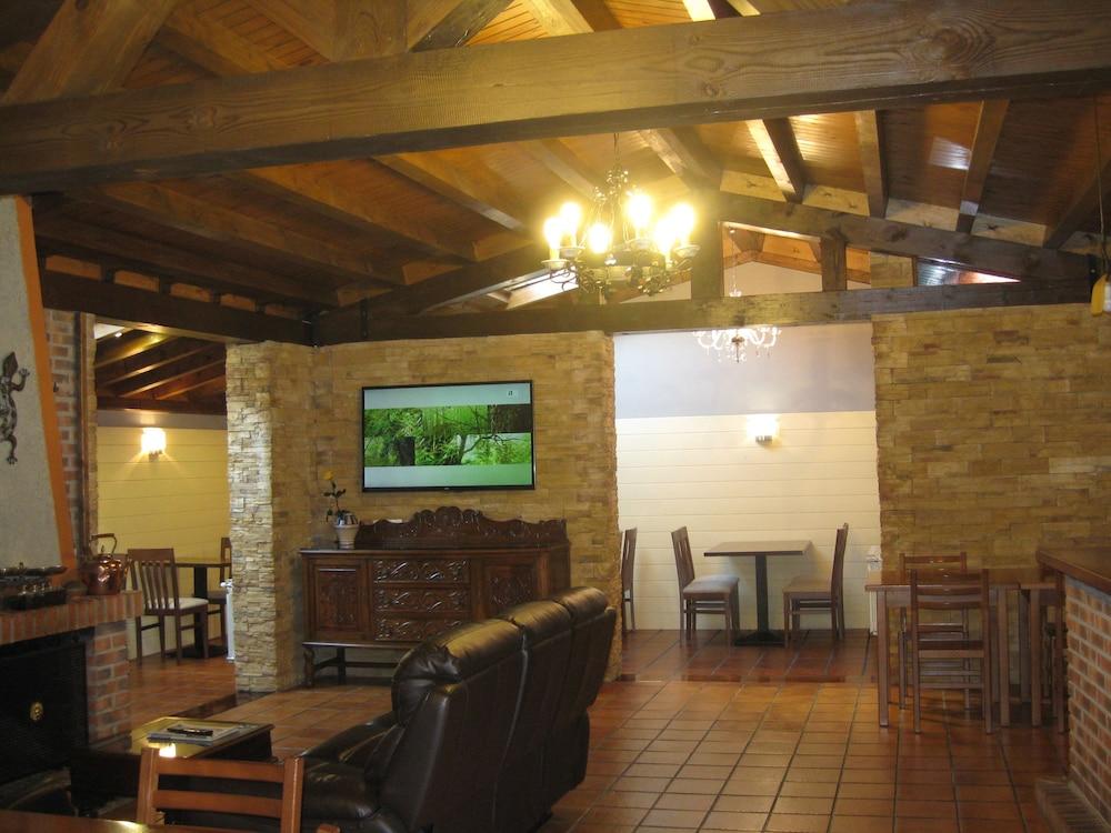 Hotel Rural Entremontes Cangas de Onis Exterior photo